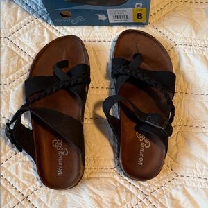 Mountain Sole Women's Black Braided Sandals